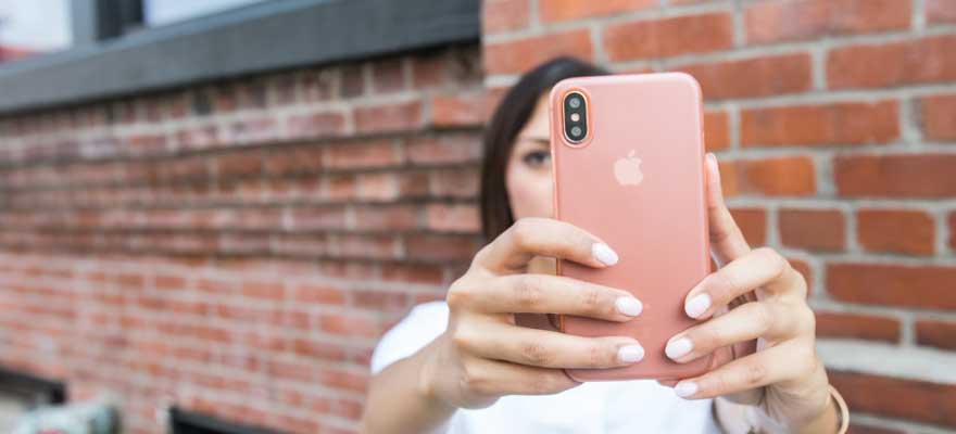 Minimalist iPhone Cover from Peel