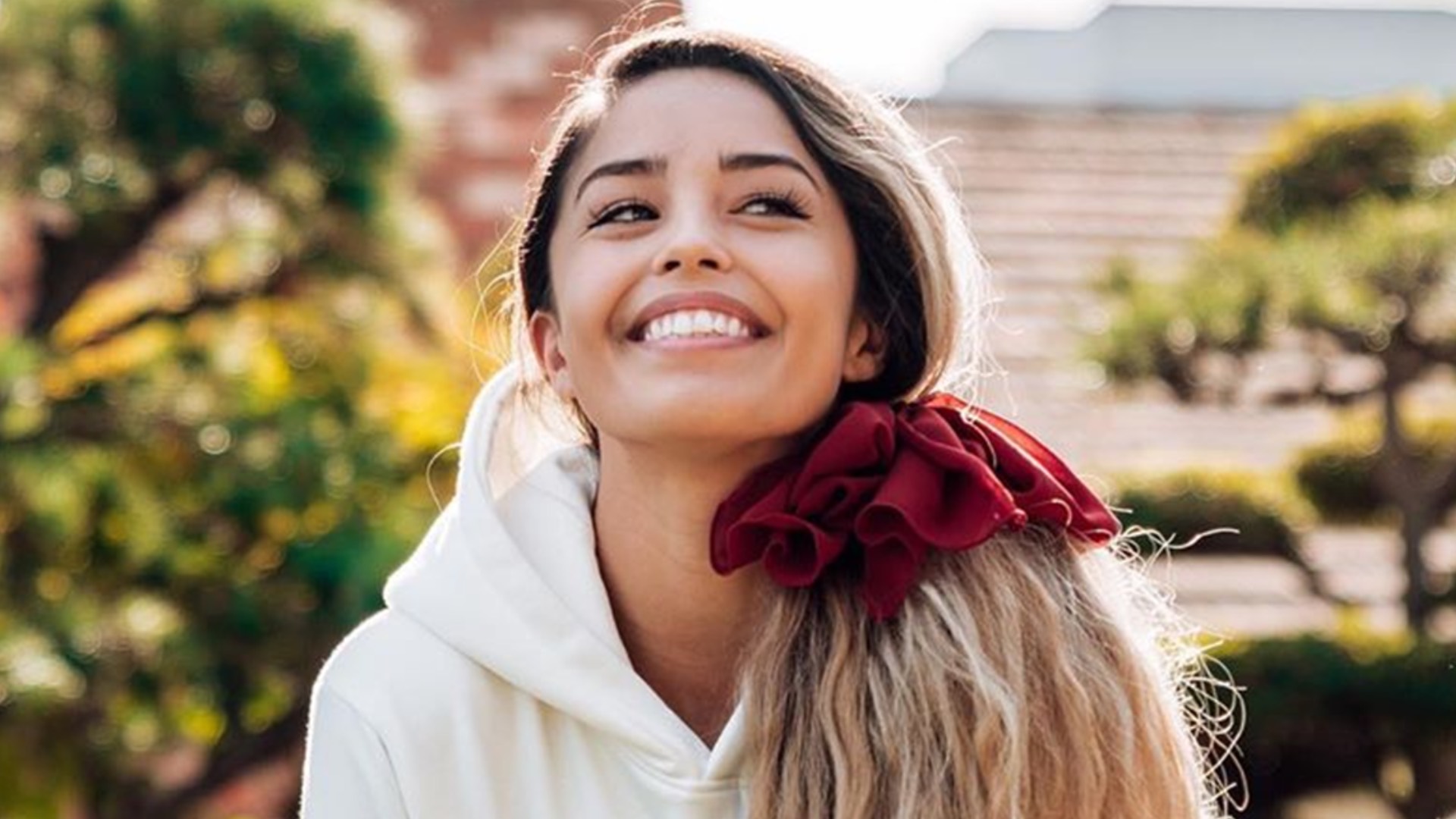 How tall is Valkyrae